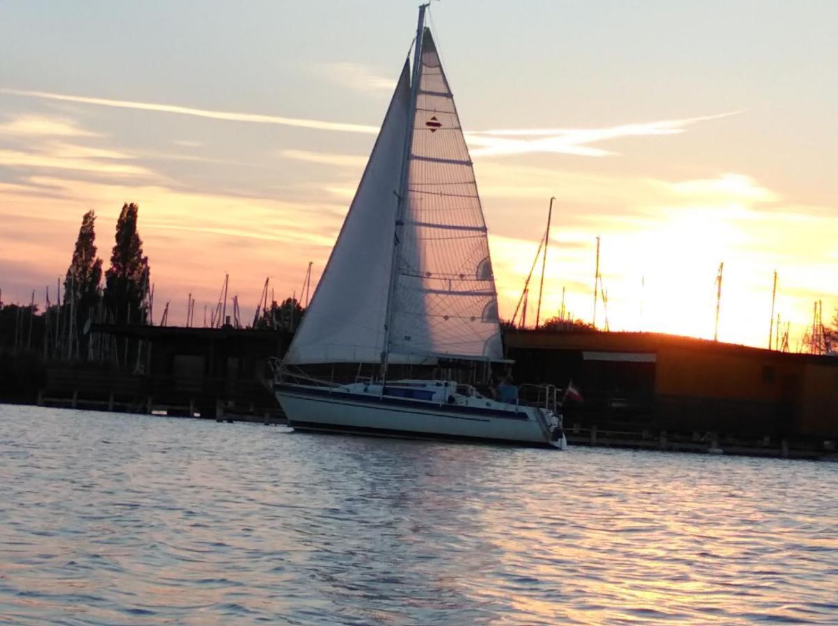 Pfahlbau Sunset II Toplage Inklusive Elektroboot 拉斯特 外观 照片