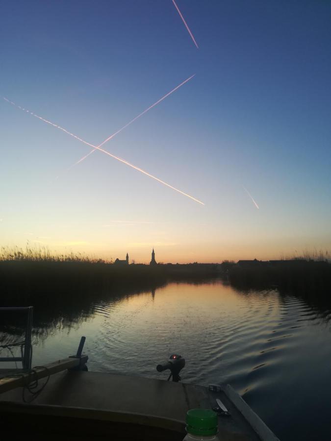 Pfahlbau Sunset II Toplage Inklusive Elektroboot 拉斯特 外观 照片